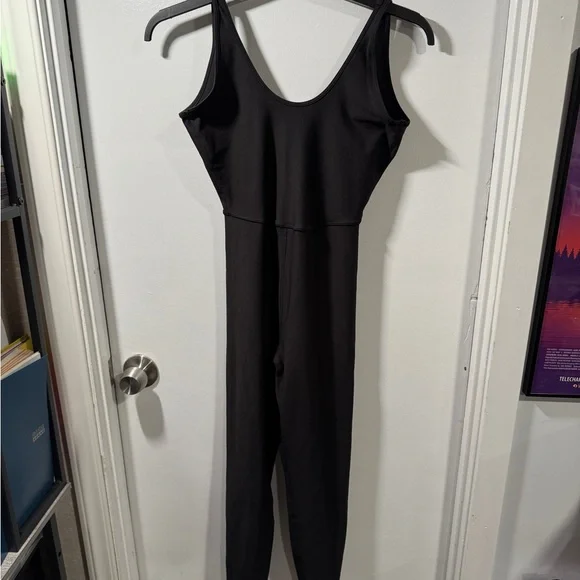 Black Scoop Neck Sleeveless workout Jumpsuit - Picture 2 of 5